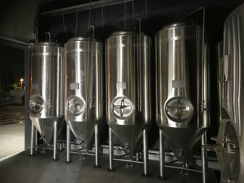 荷蘭客戶的釀酒設(shè)備安裝完成！